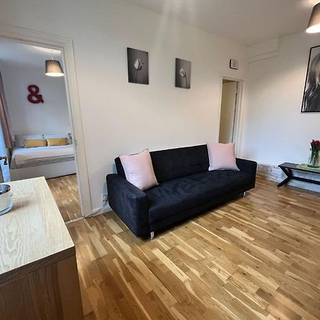 Charming 1-Bedroom Apartment Southfields, Londres Extérieur photo