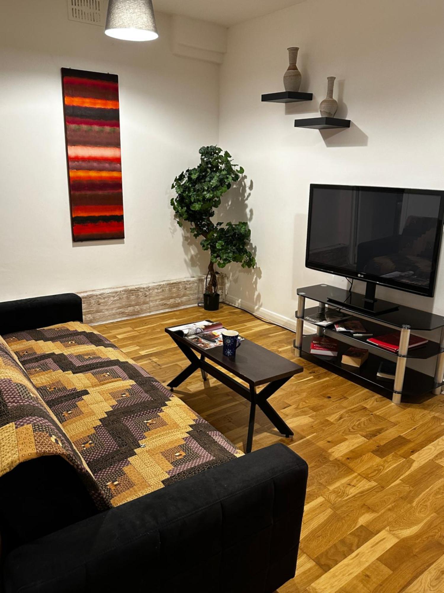 Charming 1-Bedroom Apartment Southfields, Londres Extérieur photo