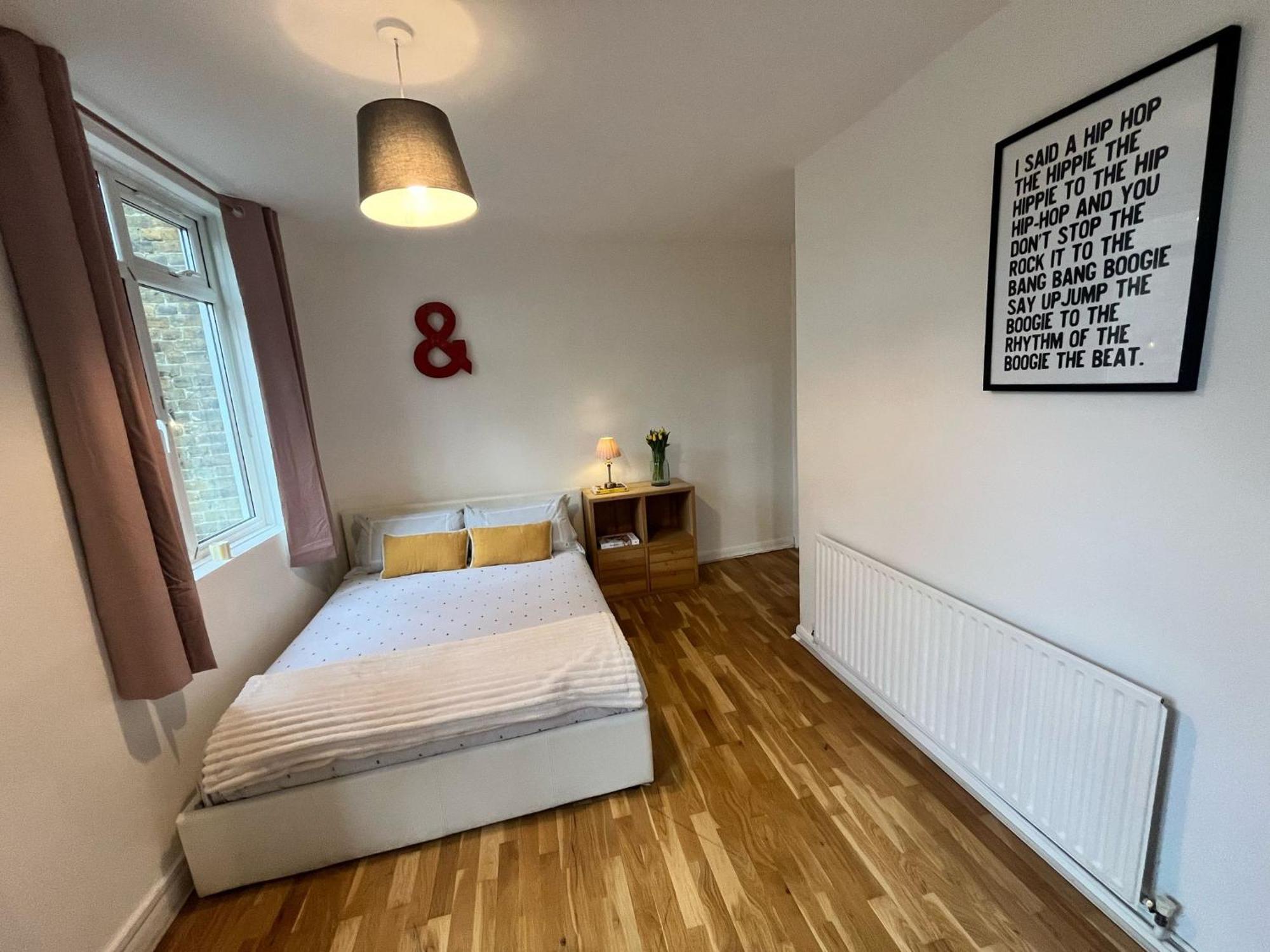 Charming 1-Bedroom Apartment Southfields, Londres Extérieur photo